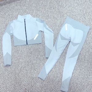 NWT women’s active workout set